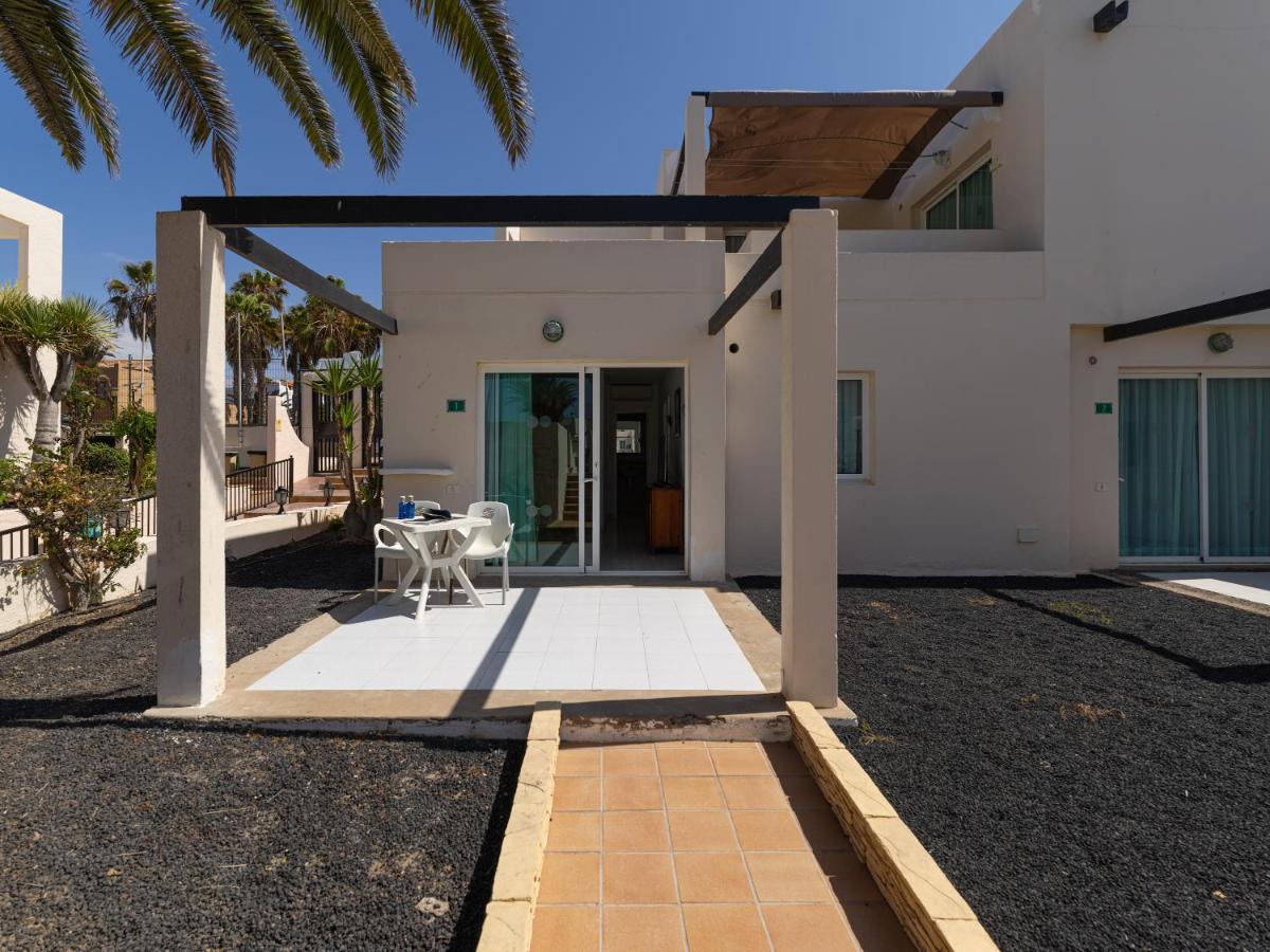Homeforguest Apartamento Con Terraza Y Piscina En Corralejo Esterno foto
