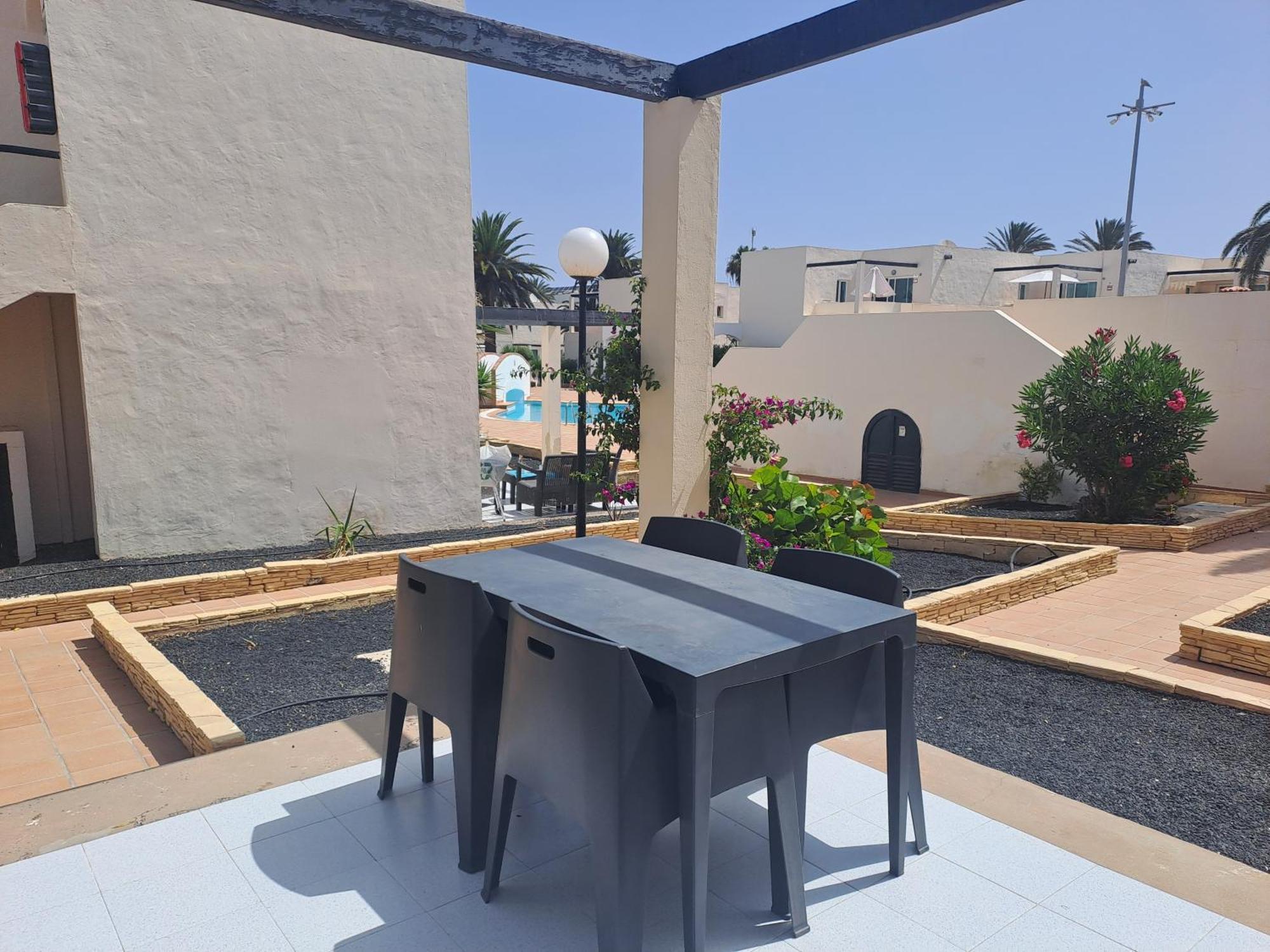 Homeforguest Apartamento Con Terraza Y Piscina En Corralejo Esterno foto